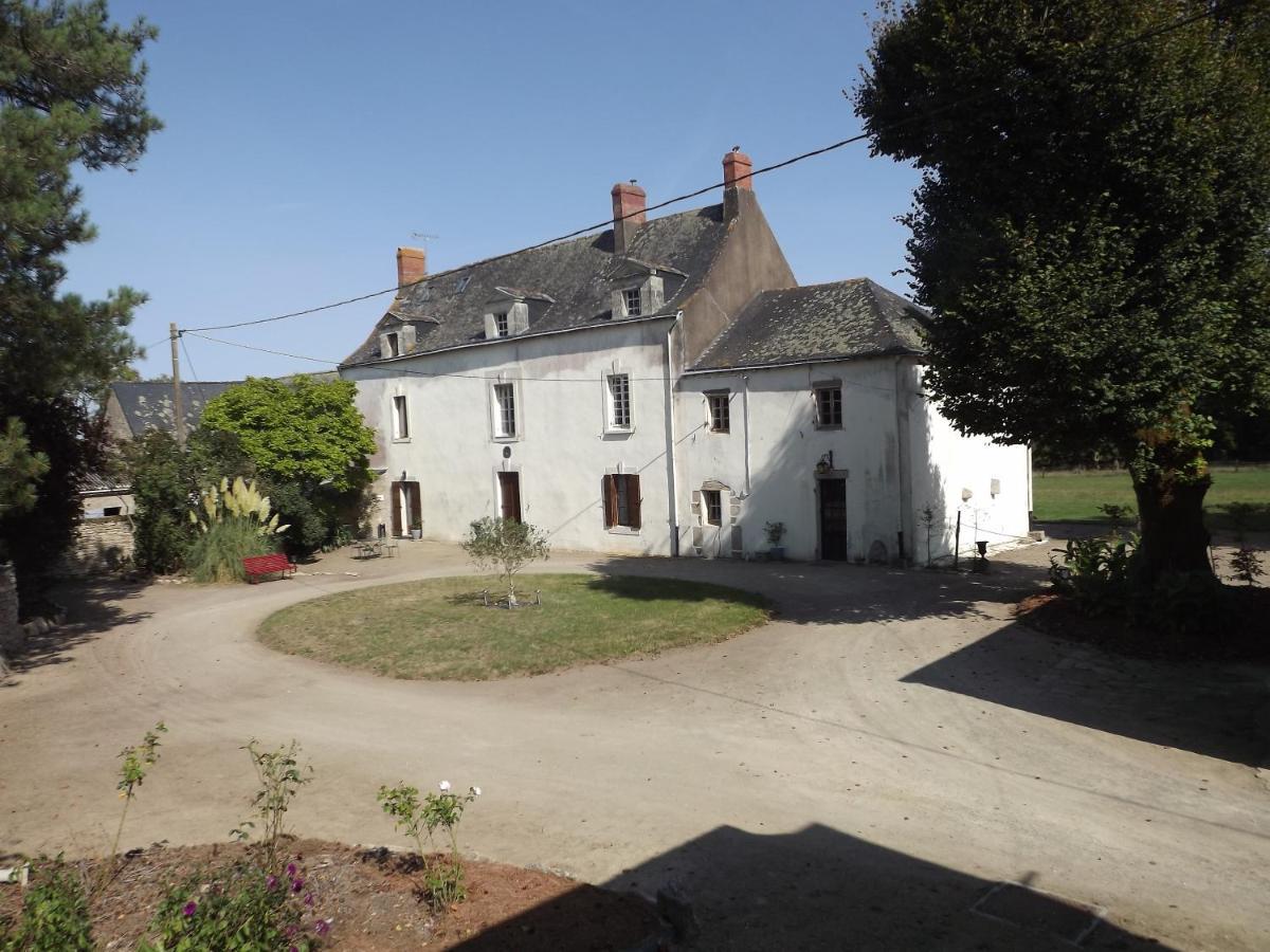 Апартаменты Manoir De L'Aisnerie Сен-Эрблен Экстерьер фото